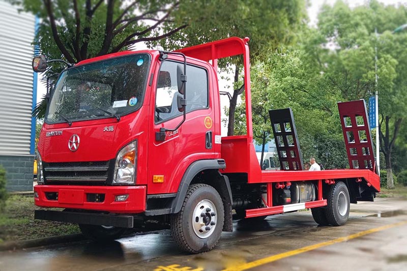大運單橋平板車挖機拖車